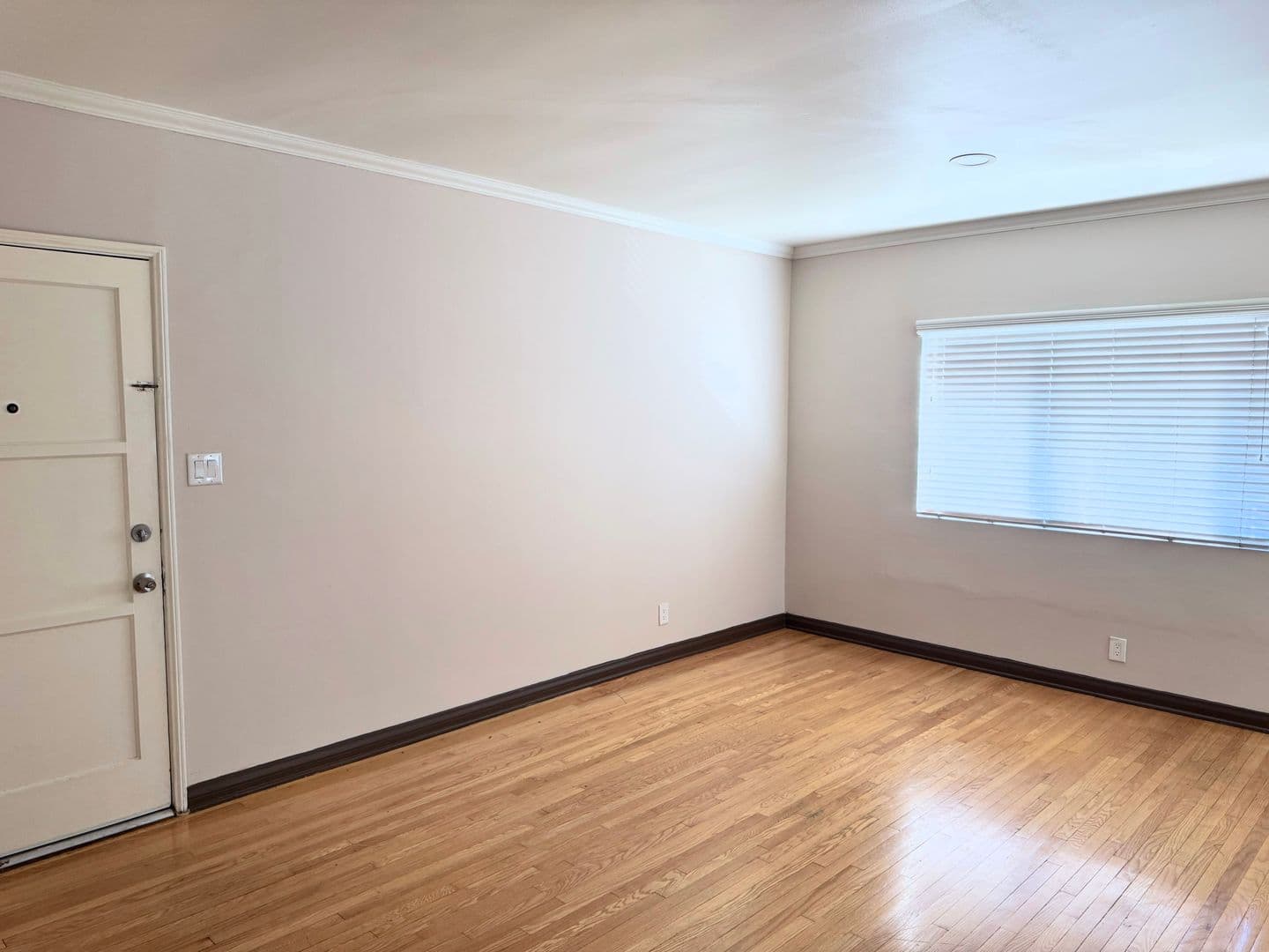 Los Angeles Apartment: 1455-57 Orange Grove Avenue
