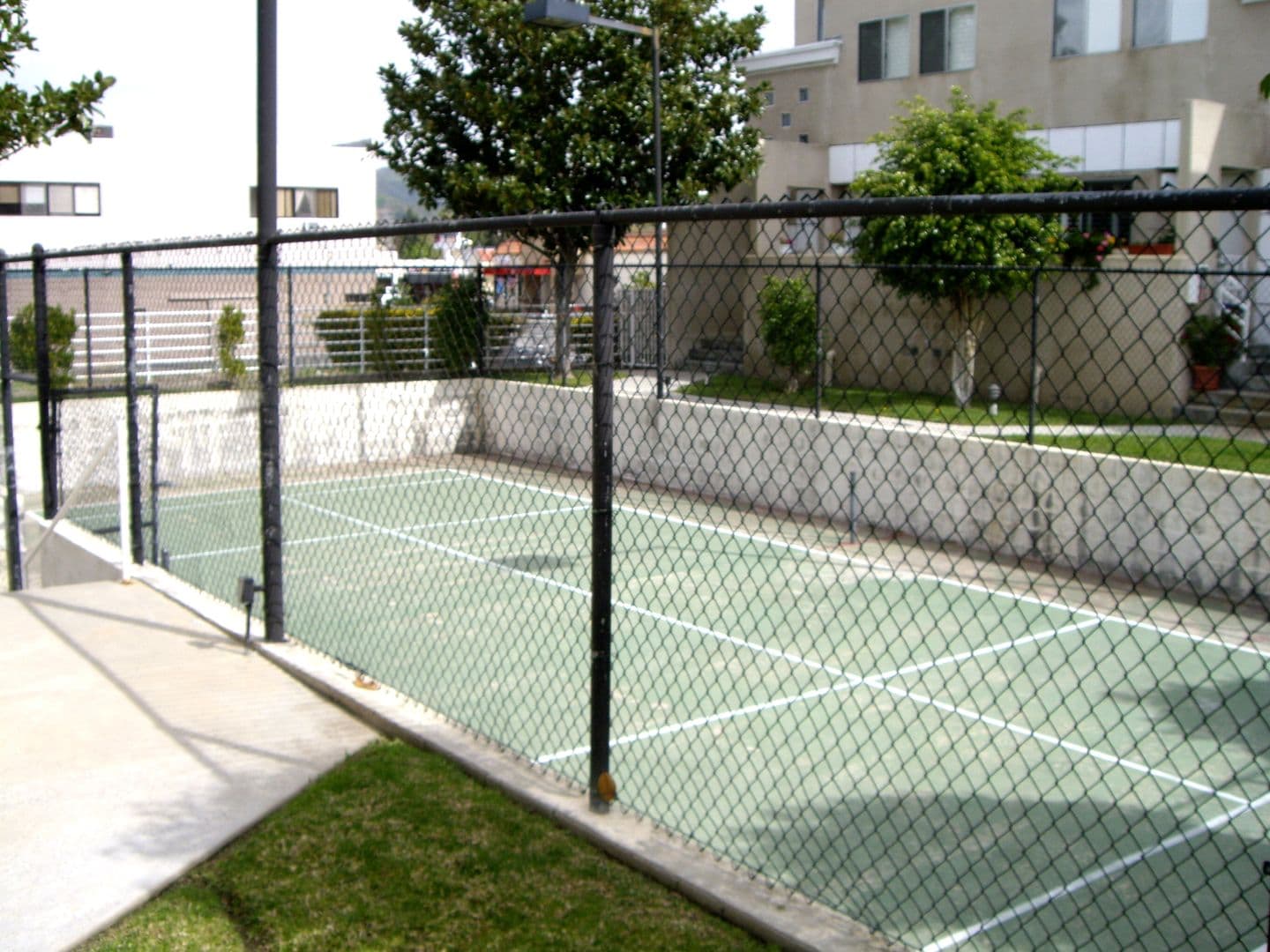 Chatsworth Townhome: 10216-34 Eton Avenue