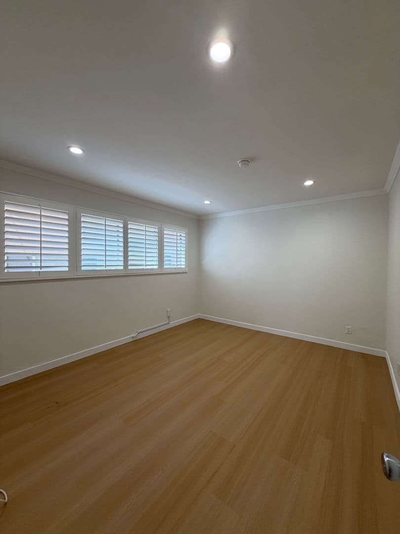 Beverly Hills Apartment: 442 So. Rexford Drive