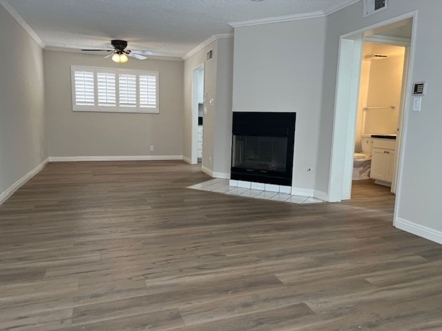 Canoga Park Townhome: 7700 Topanga Canyon Blvd.