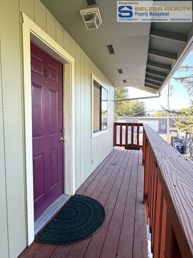 Ukiah Apartment: 610 Talmage Rd.