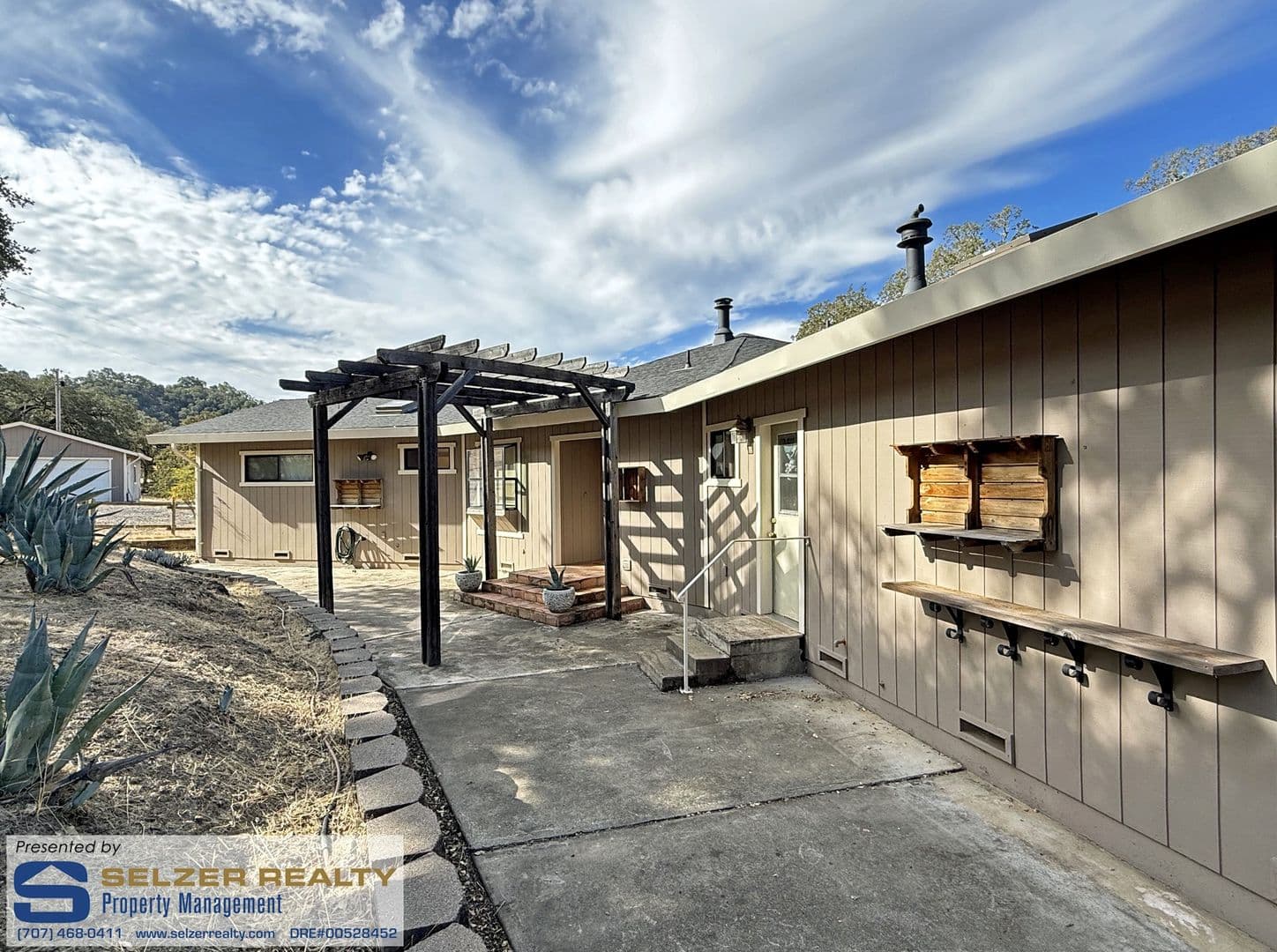 Redwood Valley House: 3851 Black Bart Trail