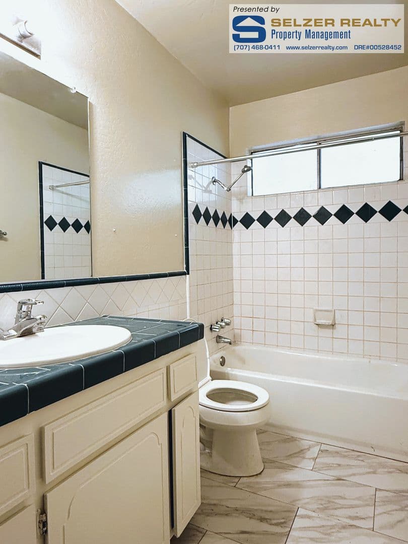 Ukiah Apartment: 385 El Rio Ct.