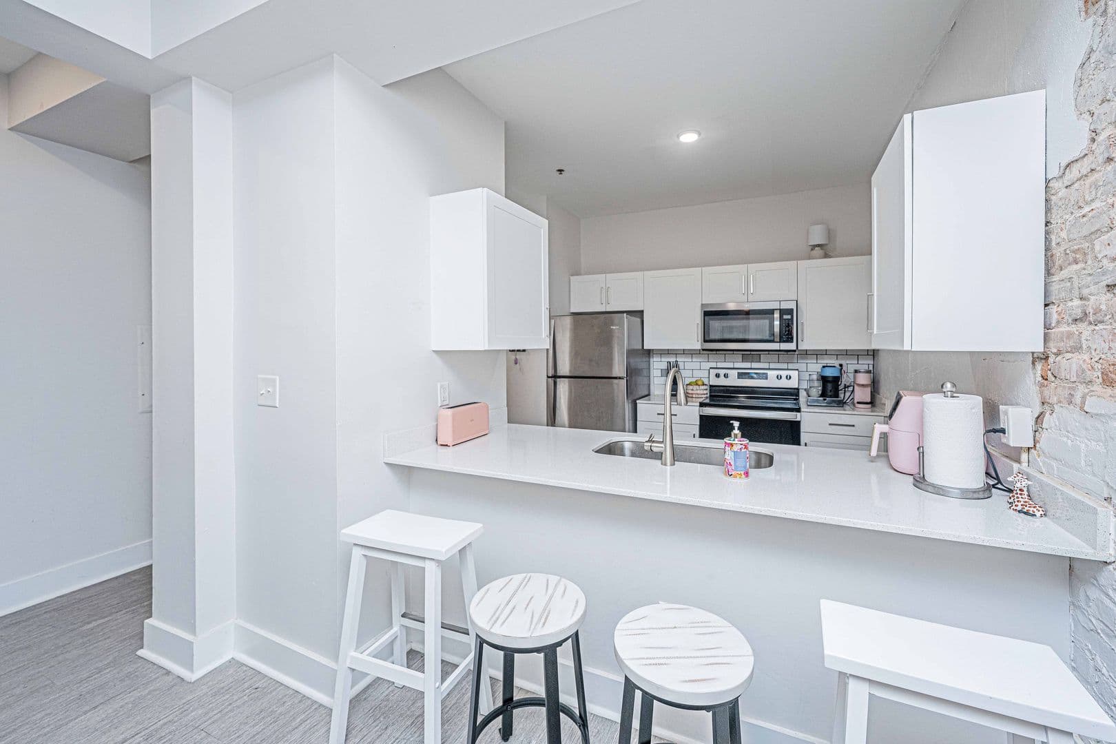 Charleston Apartment: 1000 King Street