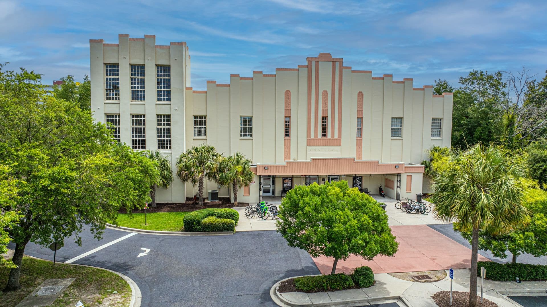 Charleston Apartment: 1000 King Street