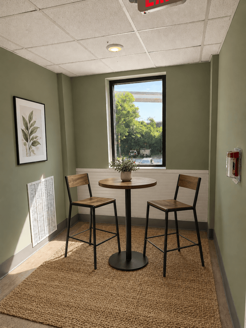 Charleston Apartment: 1000 King Street