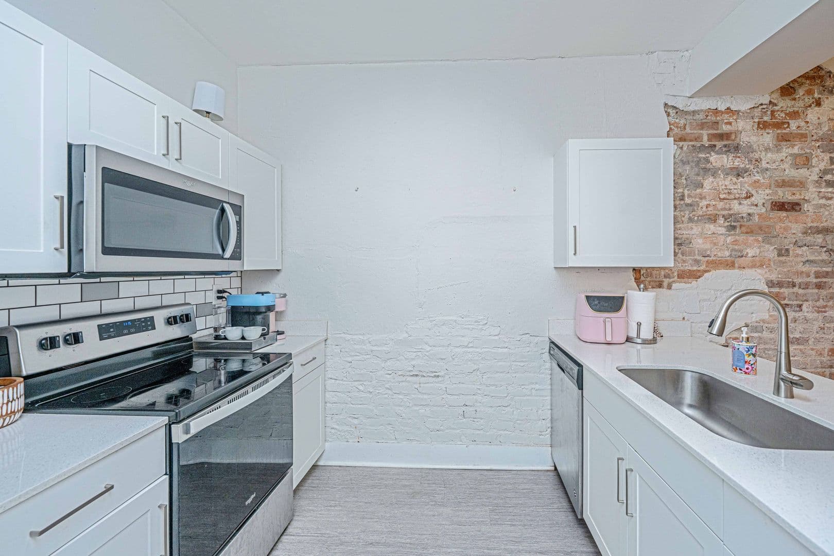 Charleston Apartment: 1000 King Street