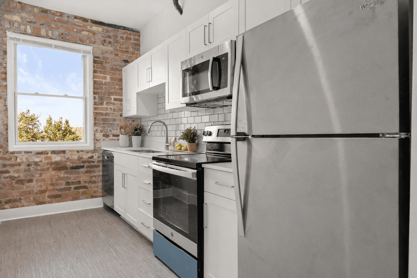 Charleston Apartment: 1000 King Street