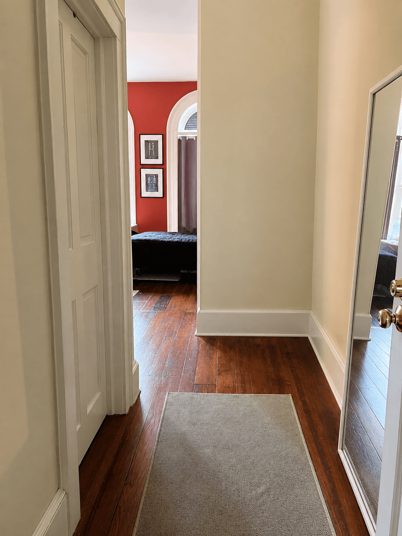 Charleston Apartment: 333 King Street