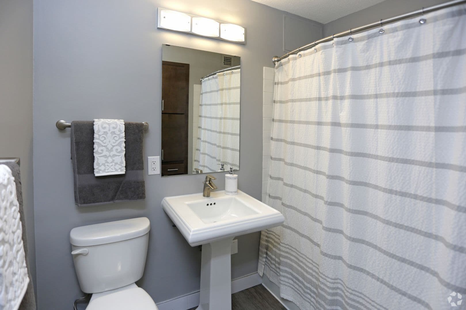 Minneapolis Apartment: 115 2nd Ave South