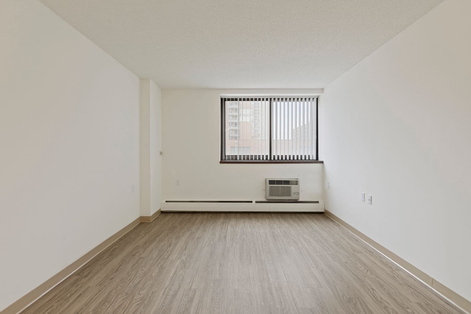 Minneapolis Apartment: 115 2nd Ave South