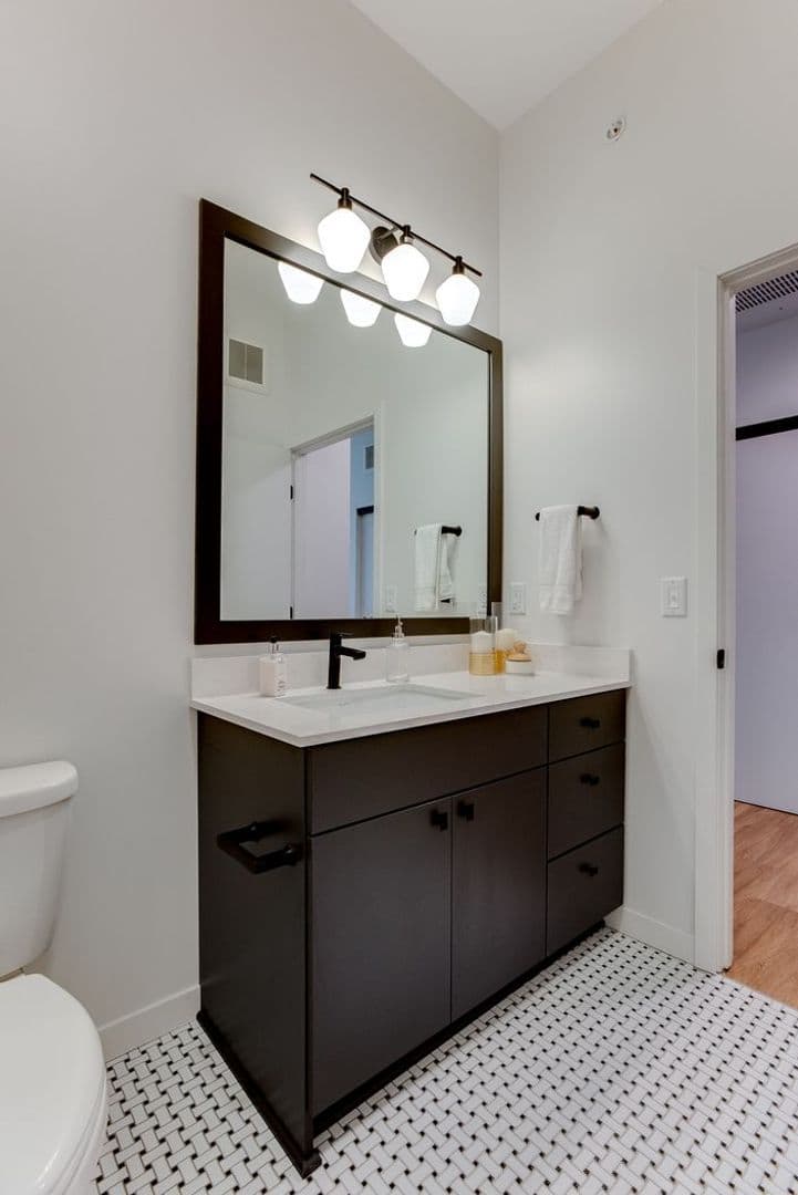 Minneapolis Apartment: 47 Spruce Place