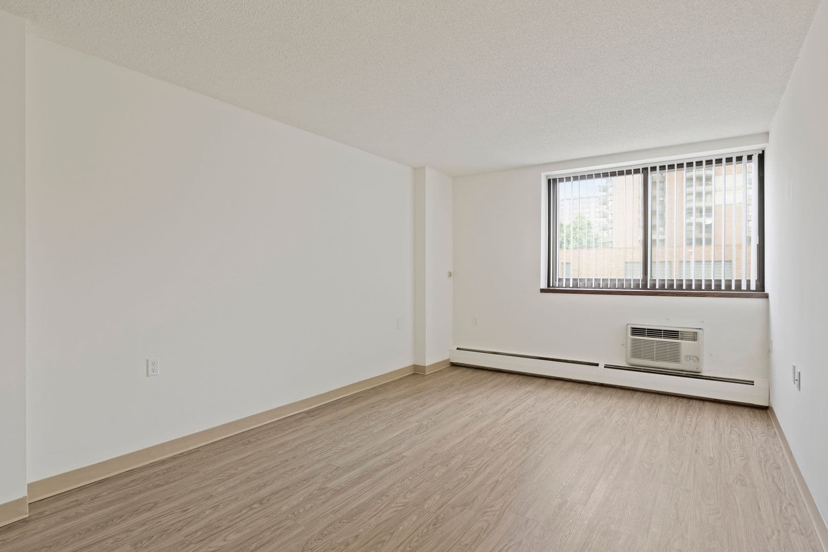 Minneapolis Apartment: 115 2nd Ave South