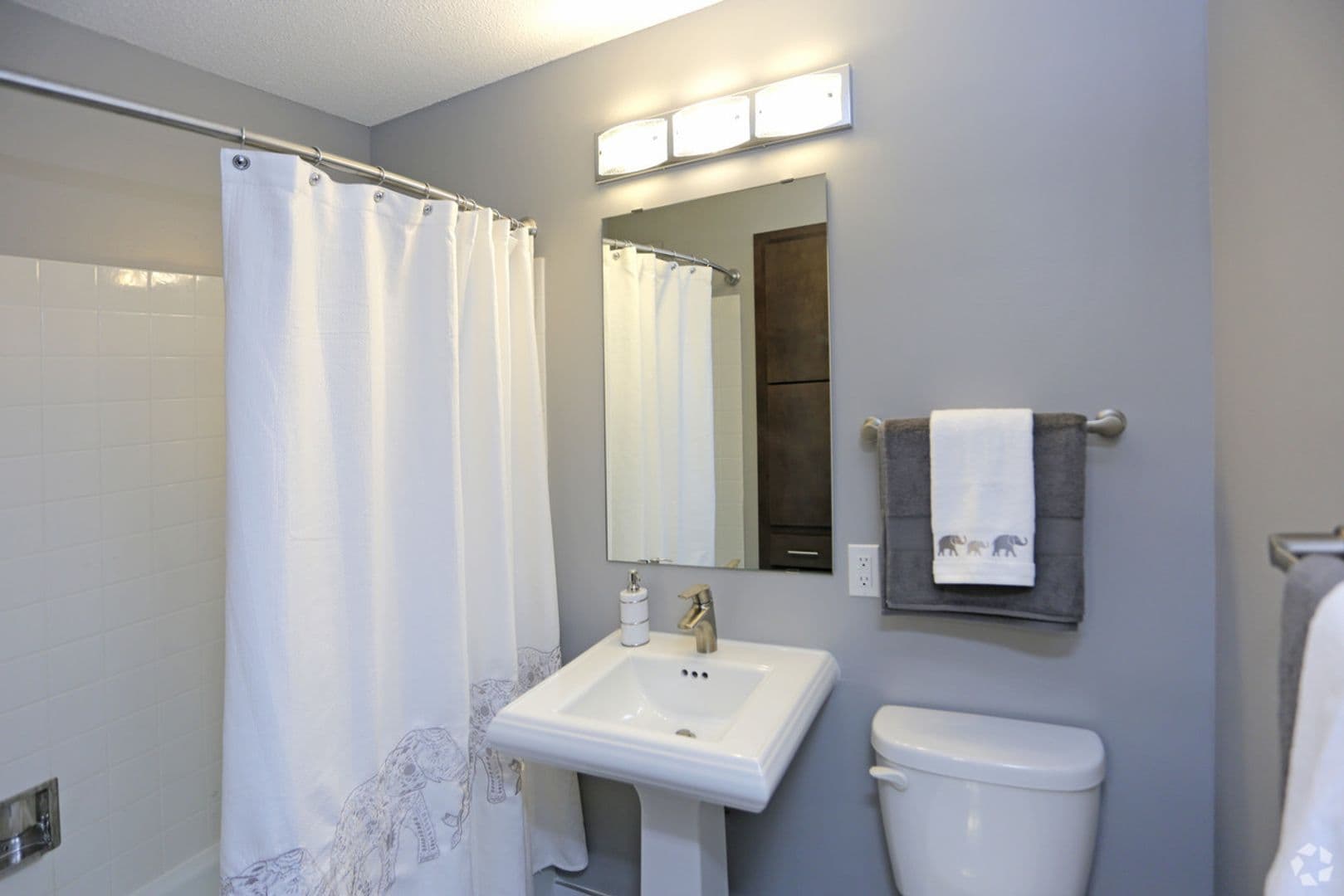 Minneapolis Apartment: 115 2nd Ave South