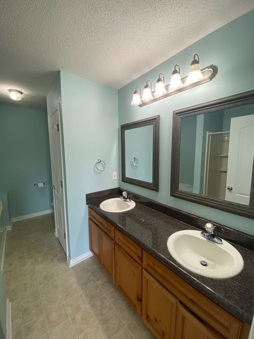 Bonaire House: 304 Wynfield Lane