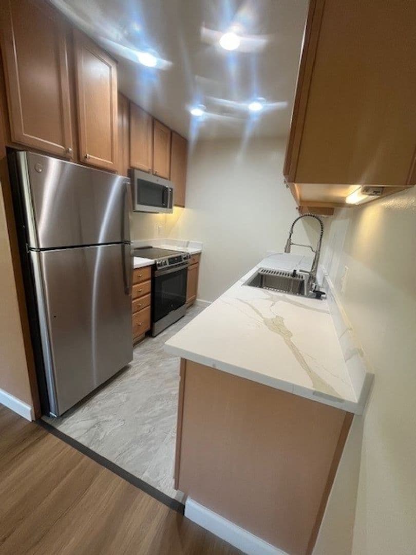 Pleasant Hill Apartment: 111 Cleaveland Road
