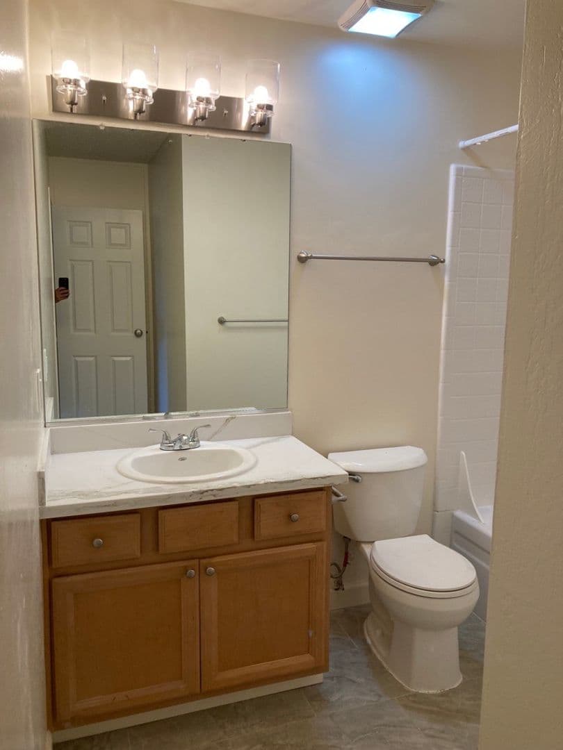 Pleasant Hill Apartment: 111 Cleaveland Road