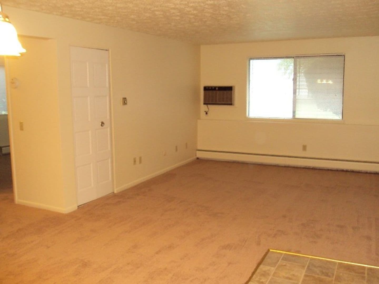 Geneva Apartment: 300 Sheridan Park Apartments
