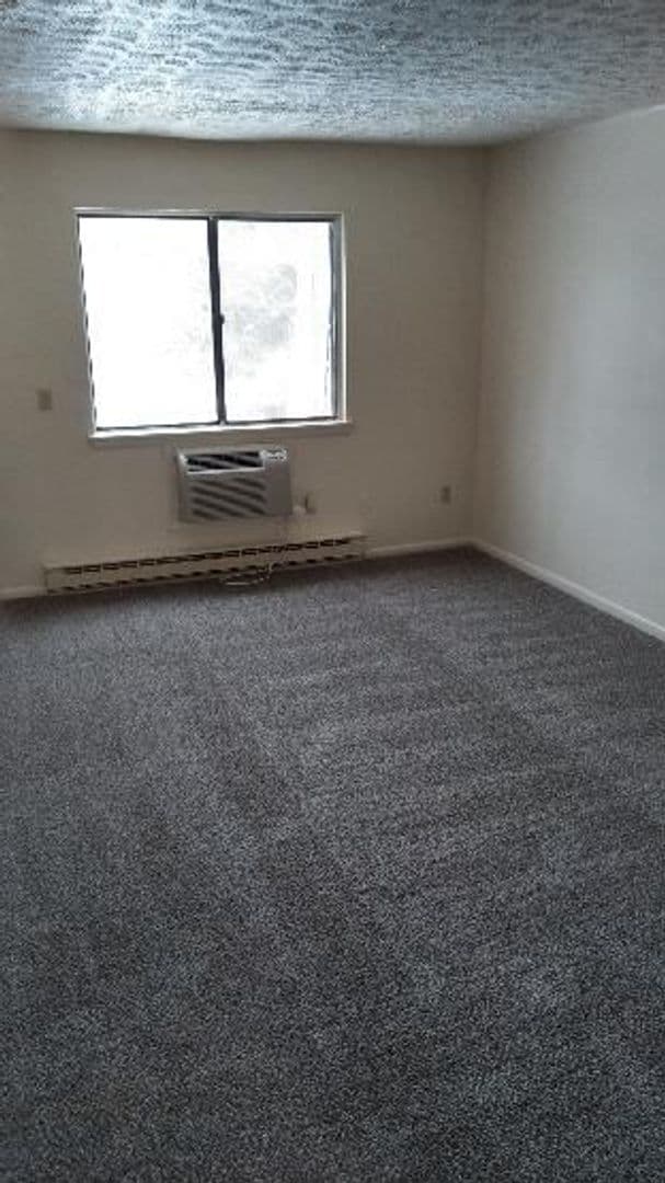 Batavia Apartment: Woodstock Gardens