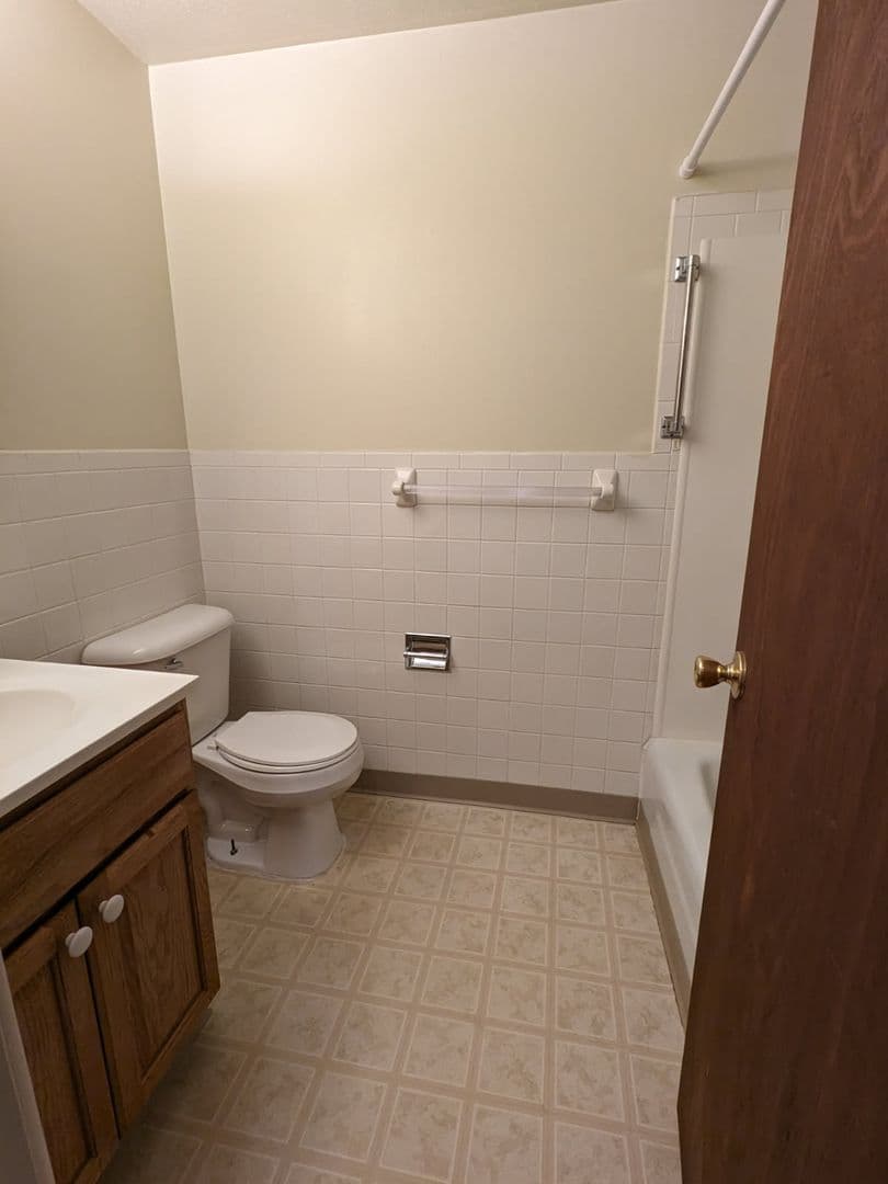 Batavia Apartment: North Spruce Street