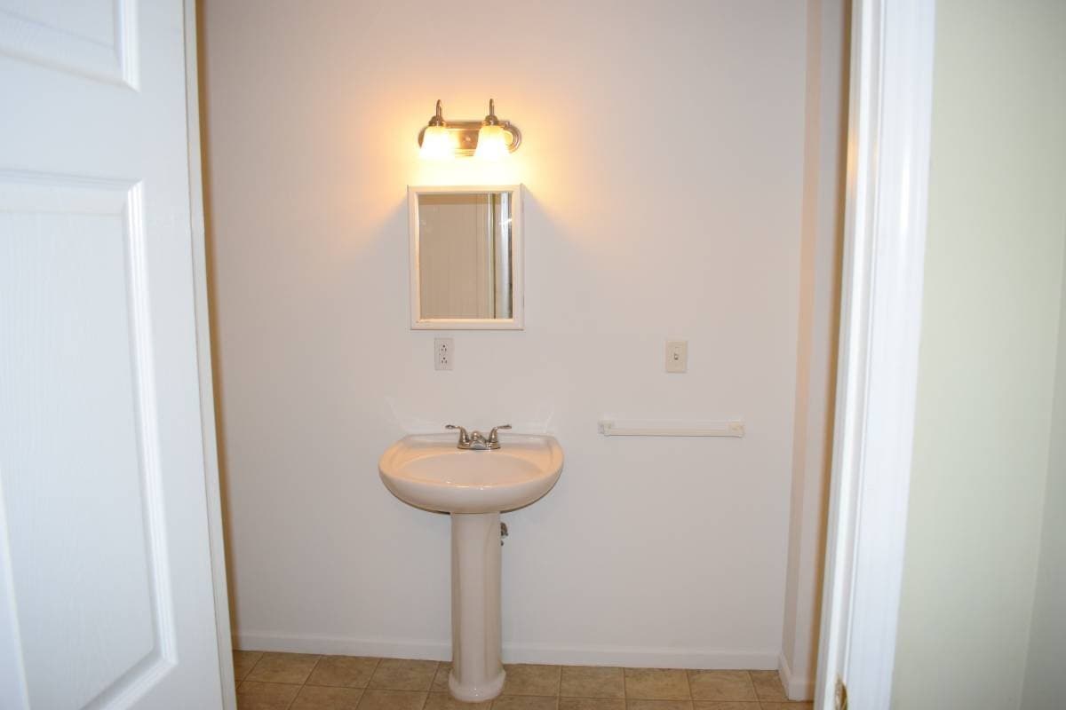 Manchester Apartment: 69 State Street