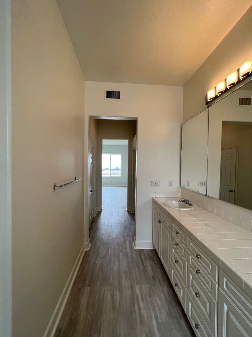 Huntington Beach House: 19411 Surfset Drive
