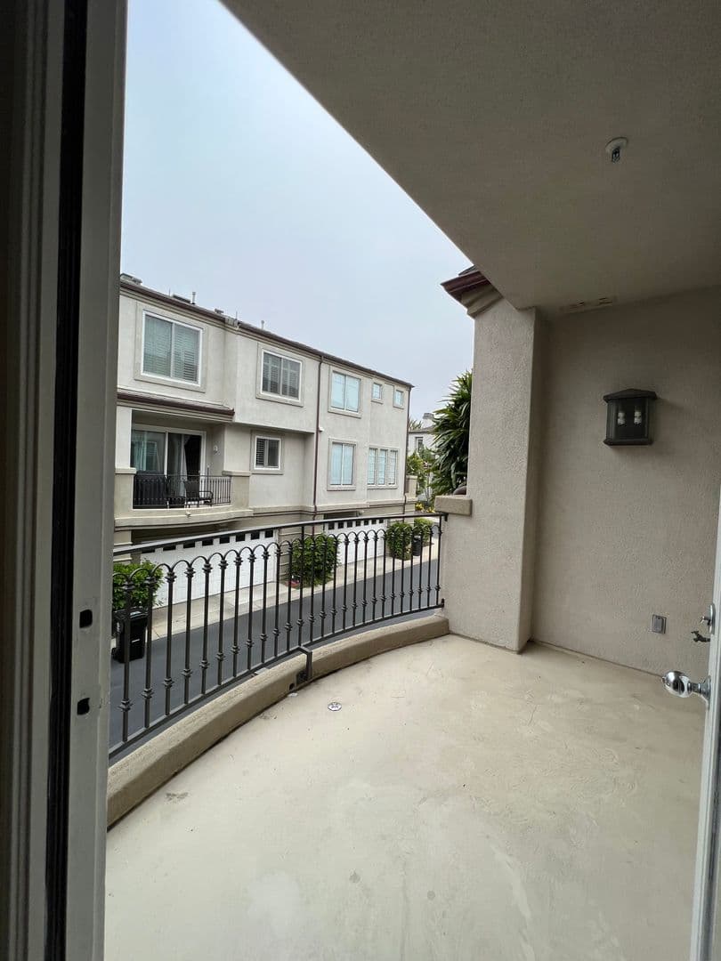Huntington Beach House: 19411 Surfset Drive