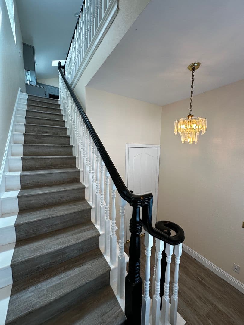Long Beach Apartment: 54 Pomona Ave