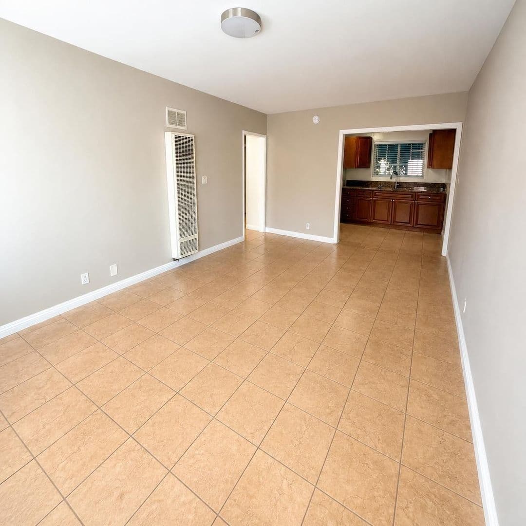 North Hollywood Apartment: 11228-11230 Oxnard