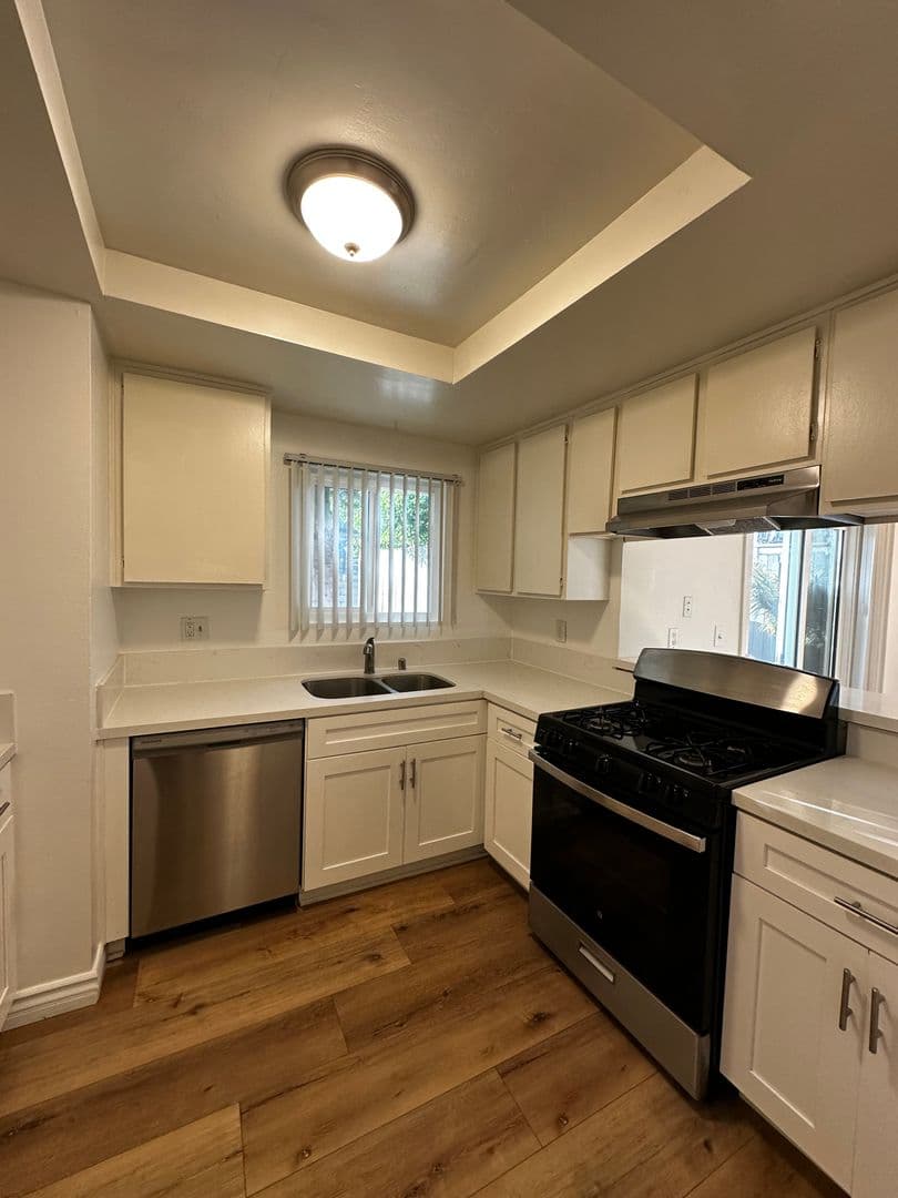 Huntington Beach Apartment: 18661 Libra Circle