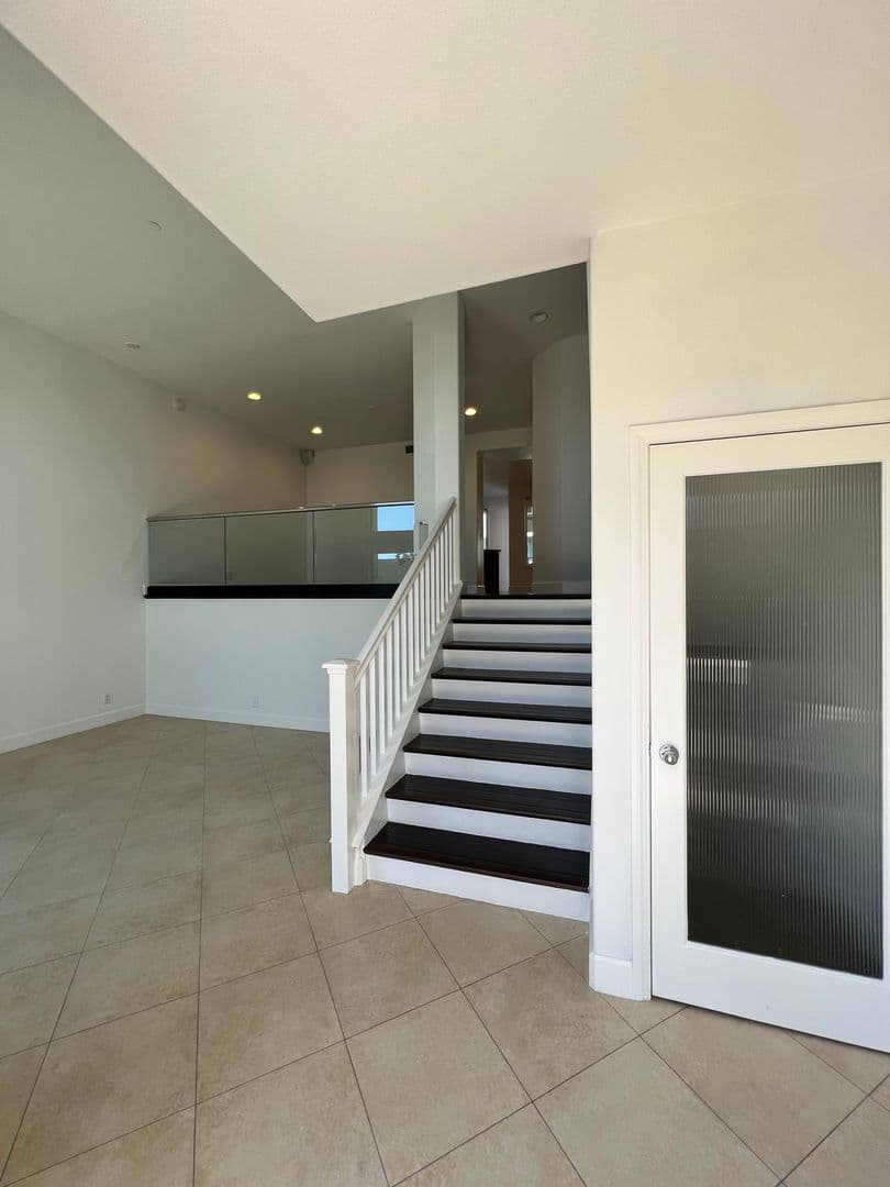 Huntington Beach House: 19411 Surfset Drive