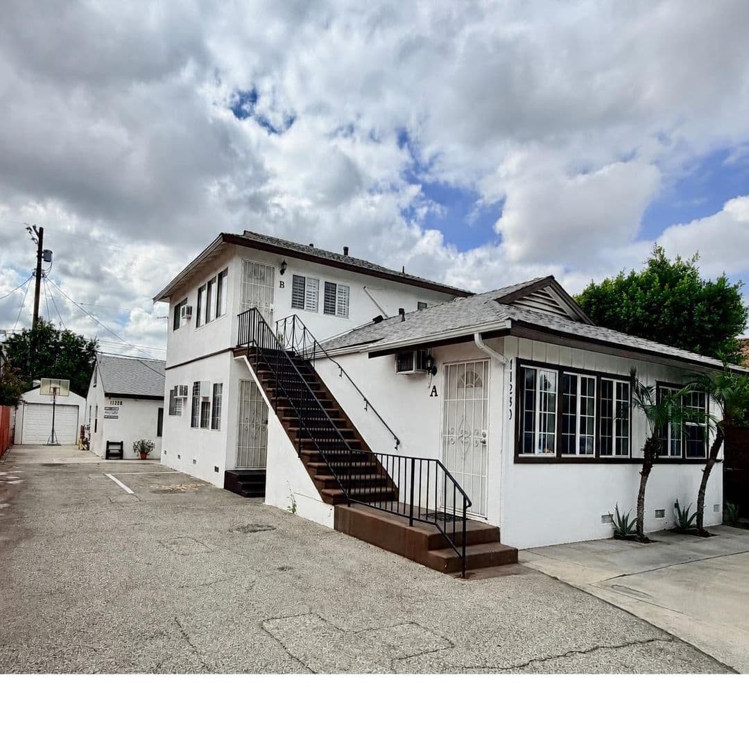North Hollywood Apartment: 11228-11230 Oxnard