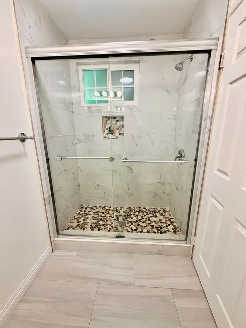 North Hollywood Apartment: 11228-11230 Oxnard