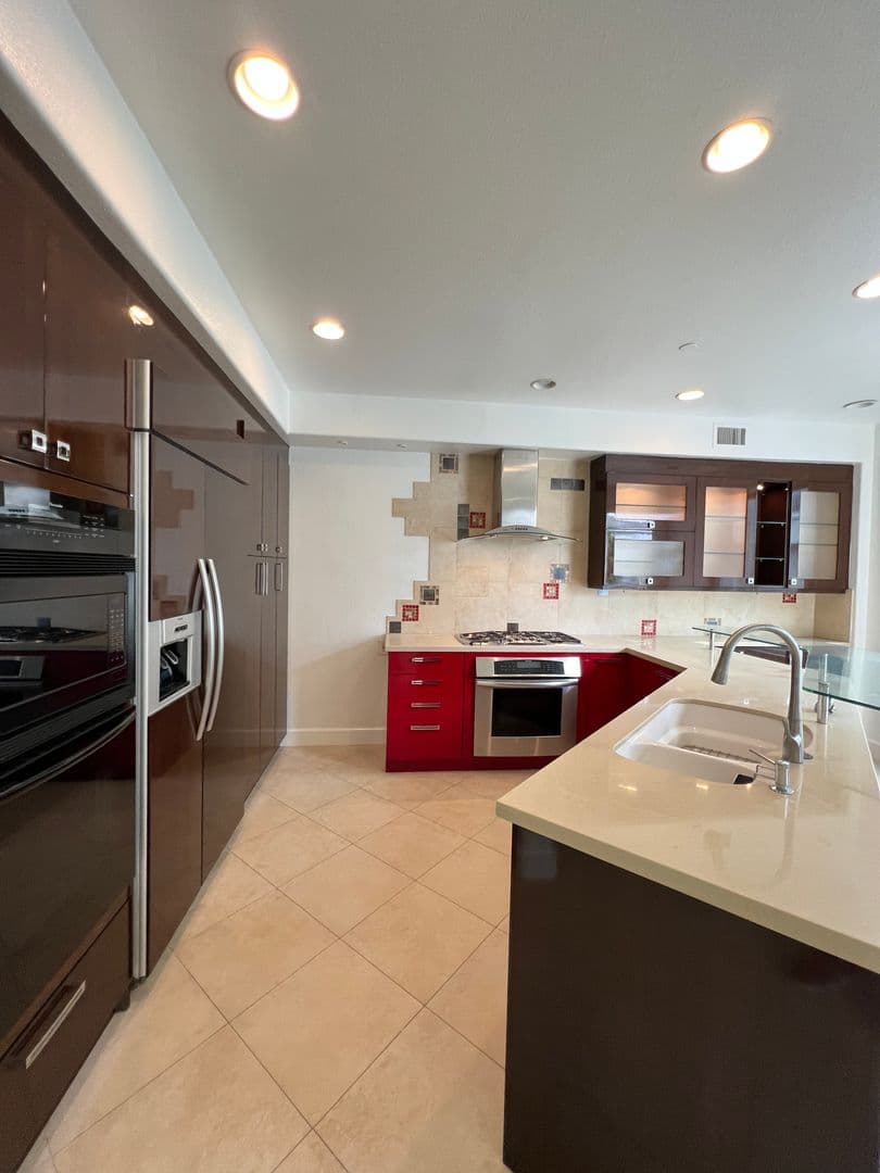 Huntington Beach House: 19411 Surfset Drive