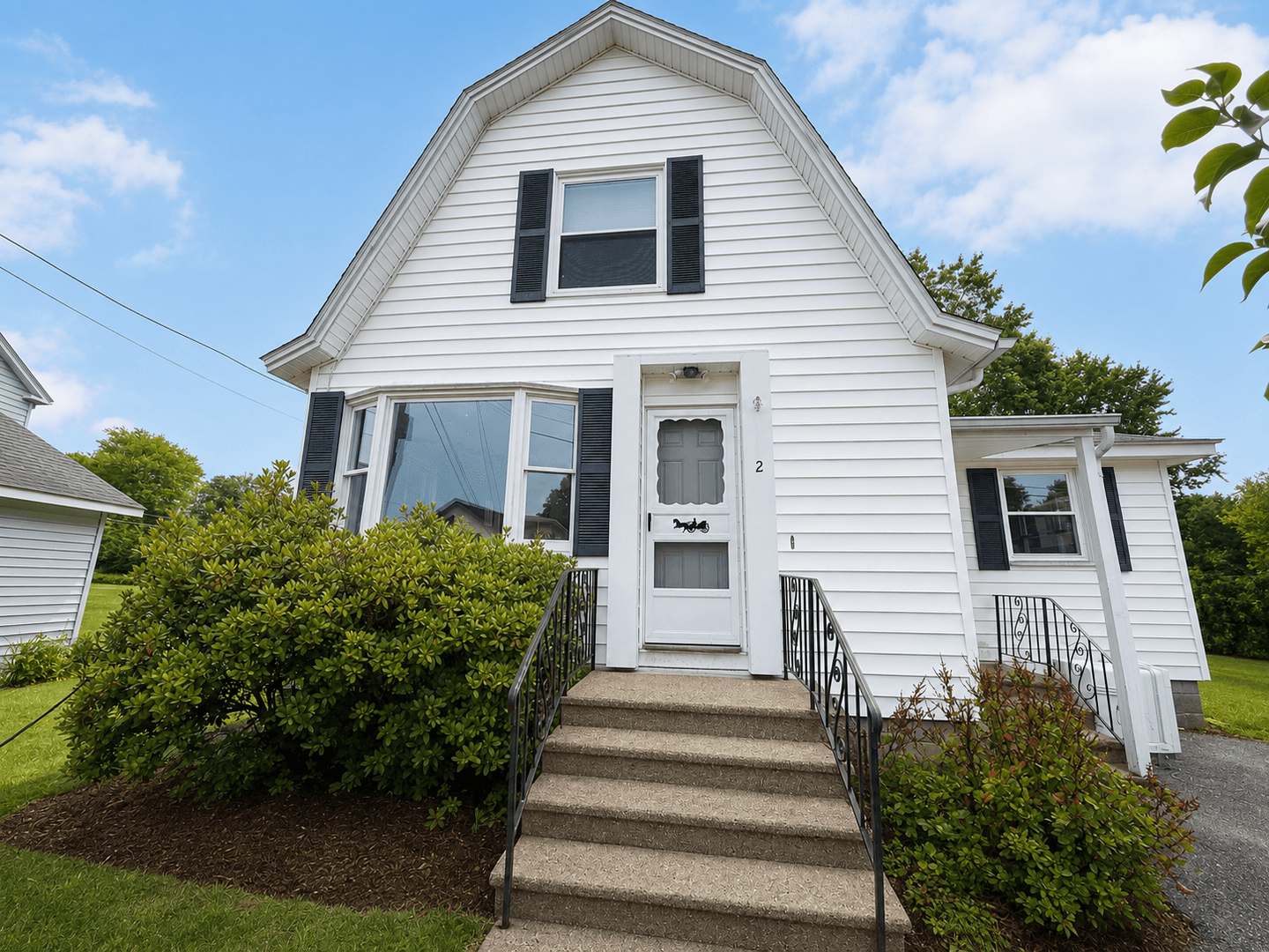 Webster Townhome: 2 & 4 Goodness St