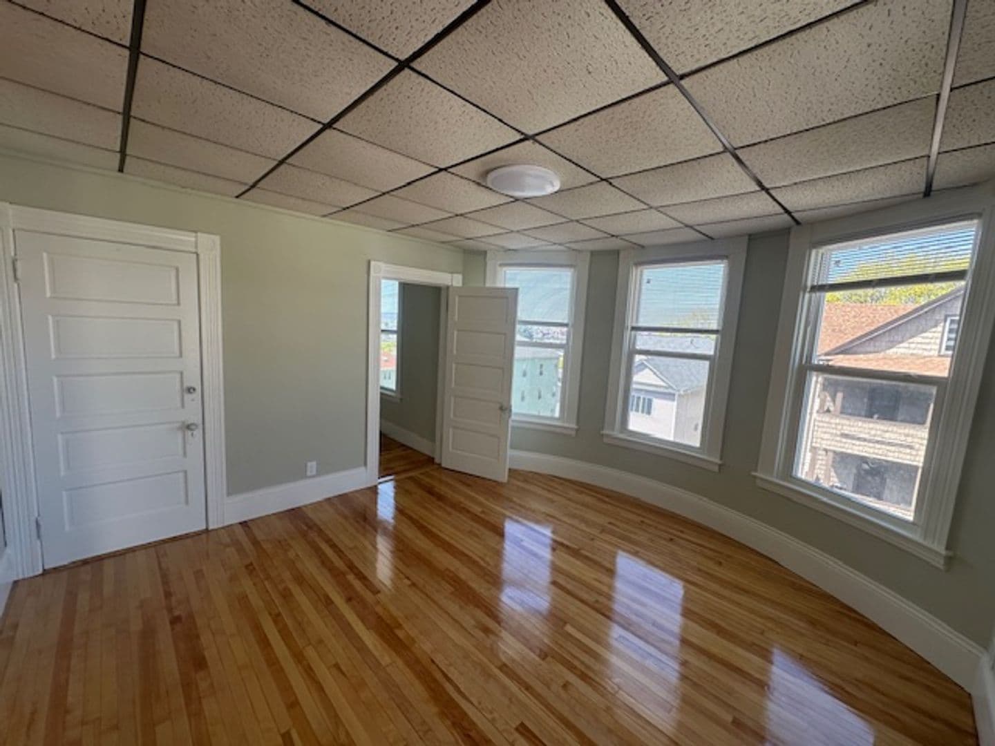 Worcester Apartment: 4 Hillside Street