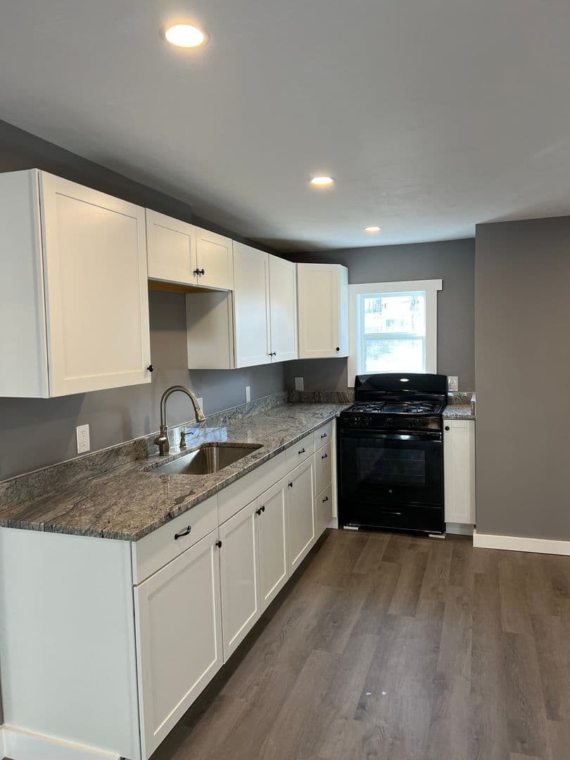 Spencer Apartment: 34 Temple Street