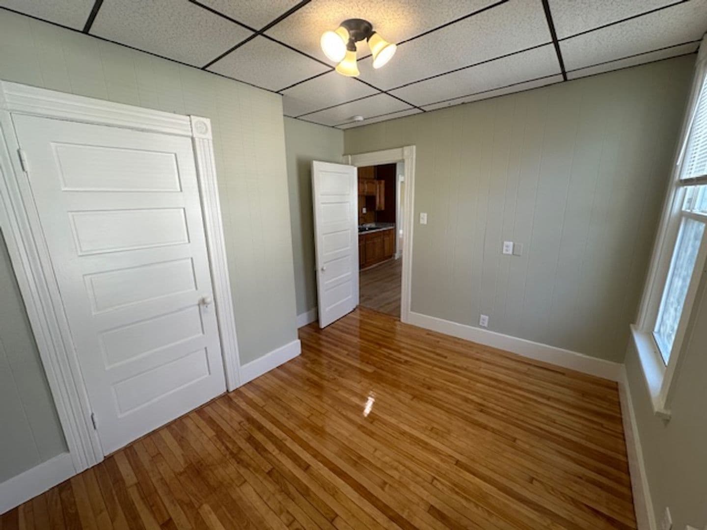 Worcester Apartment: 4 Hillside Street