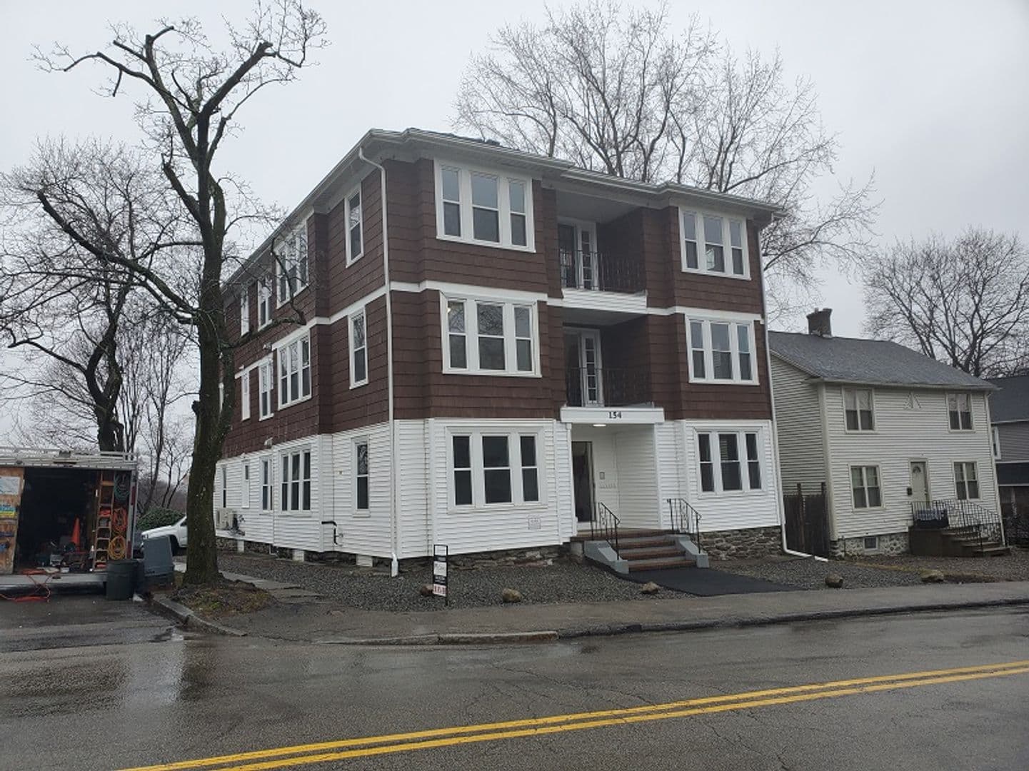 Worcester Apartment: 154 Lovell Street