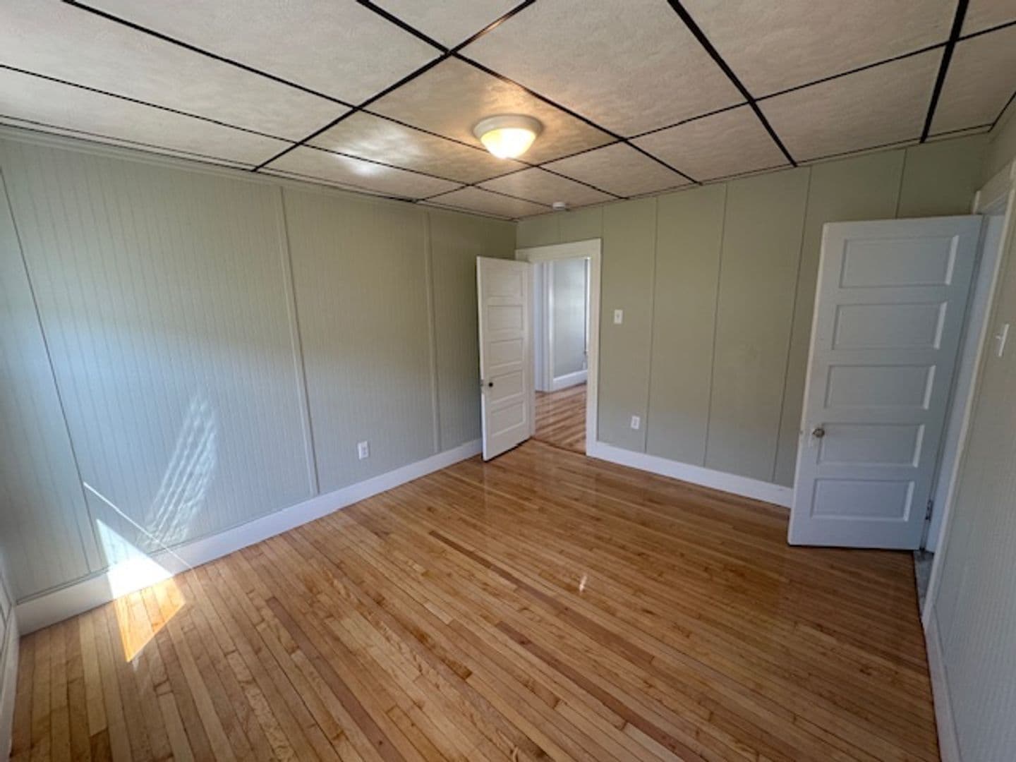 Worcester Apartment: 4 Hillside Street