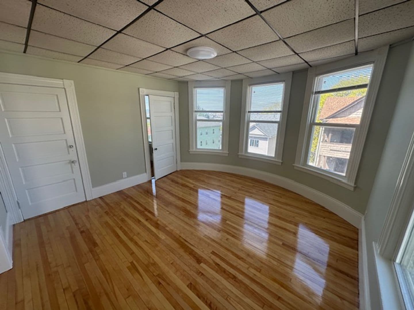 Worcester Apartment: 4 Hillside Street