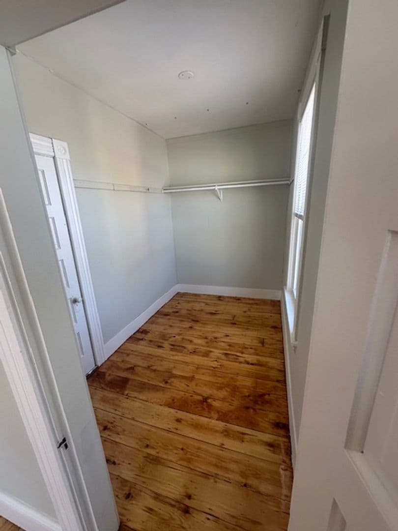 Worcester Apartment: 4 Hillside Street