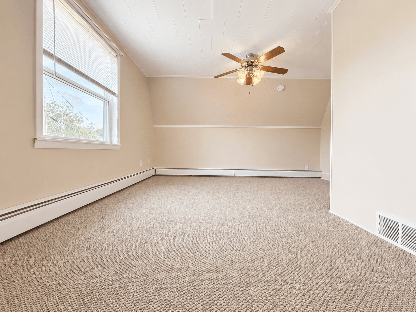 Webster Townhome: 2 & 4 Goodness St