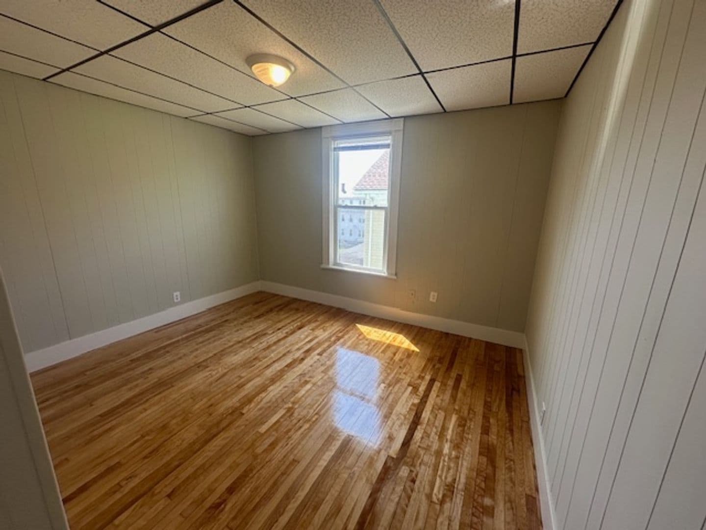 Worcester Apartment: 4 Hillside Street