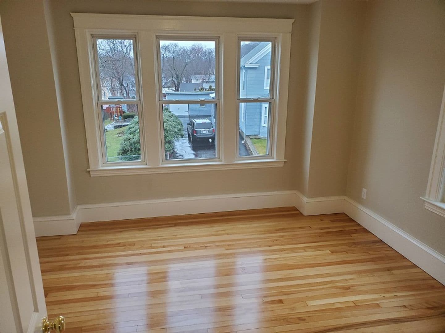 Worcester Apartment: 154 Lovell Street