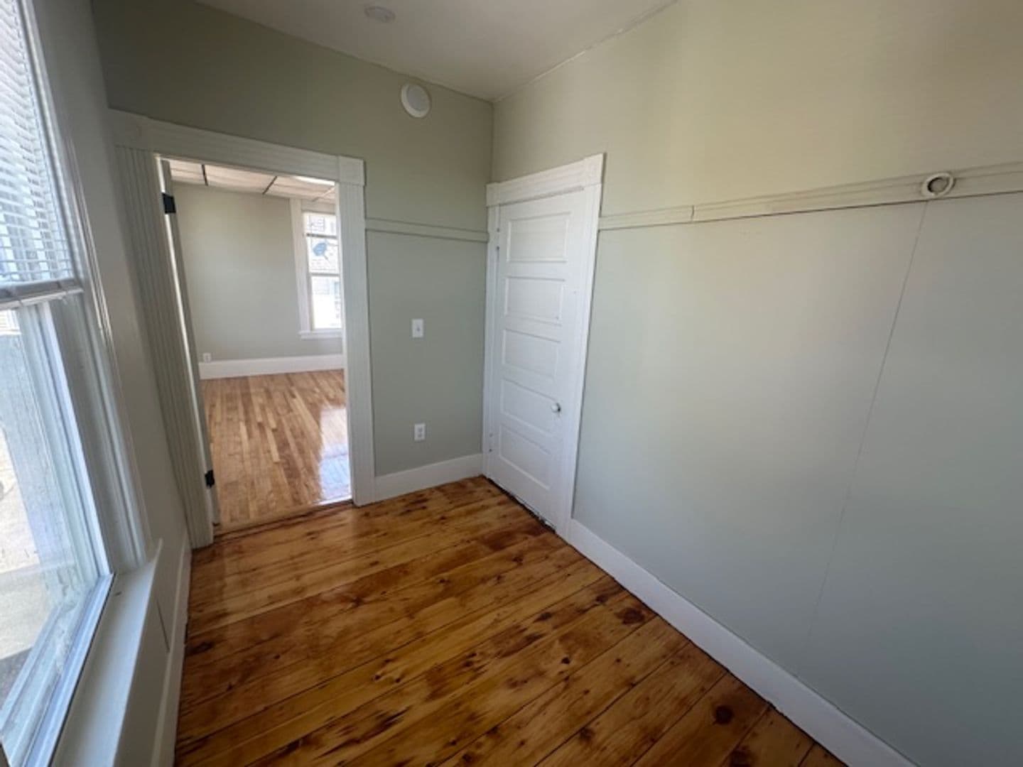 Worcester Apartment: 4 Hillside Street