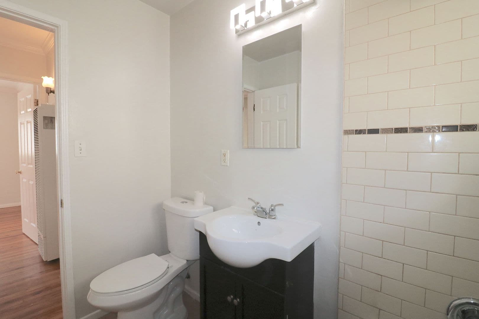 San Diego Apartment: 4746-4756 1/2 Point Loma Avenue