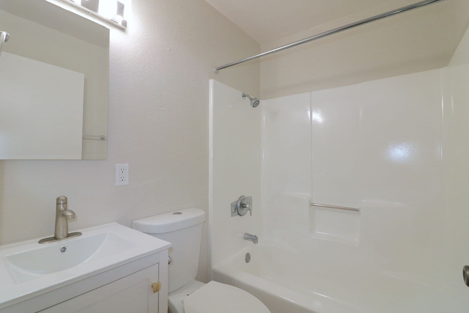 San Diego Apartment: 4333 Winona Avenue