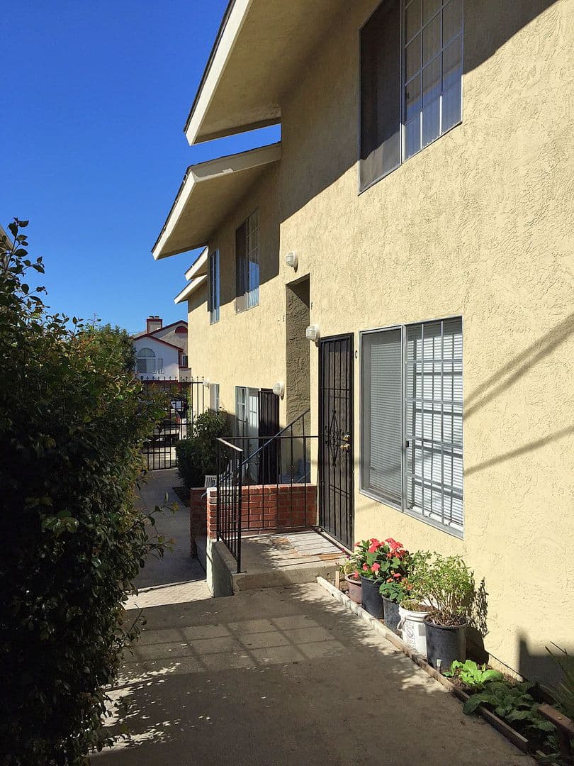 San Diego Apartment: 4333 Winona Avenue