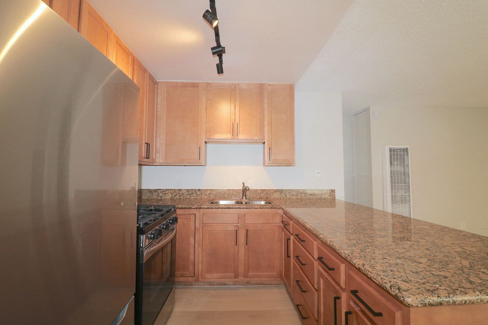 San Diego Apartment: 4333 Winona Avenue